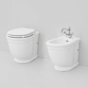 Sanitari Hermitage filomuro cm. 55x36 con sedile softclose in noce massello di Art Ceram