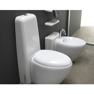 Sanitari Touch monoblocco senza brida con sedile standard cm. 55 di Ceramica GSG