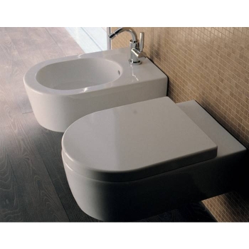 Sanitari Link sospesi senza brida cm. 56x36 con sedile standard in poliestere di Ceramica Flaminia