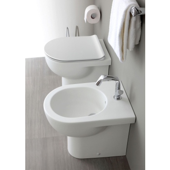 Sanitari Quick filomuro senza brida cm. 51x36 con sedile sottile softclose di Ceramica Flaminia