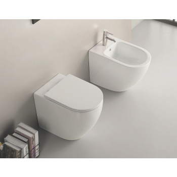 Sanitari Lilac filomuro senza brida con copriwater slim soft-close Azzurra Ceramiche