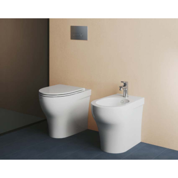 Sanitari Pratica filomuro con sedile standard di Ceramica Azzurra