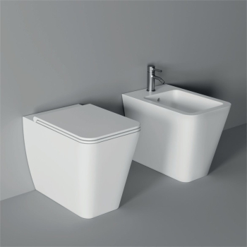 Sanitari Hide Square filomuro senza brida cm. 55x35 con sedile sottile standard di Ceramica Alice