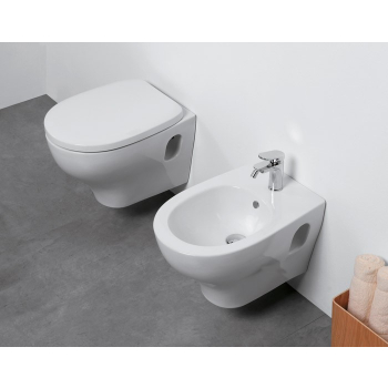 Sanitari Pratica sospesi con sedile standard di Ceramica Azzurra