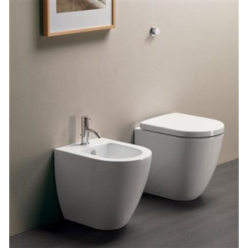 Sanitari Pura mini filomuro senza brida salvaspazio cm 50 con sedile softclose di Ceramica GSI