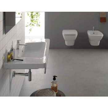 Sanitari Daily sospesi senza brida cm. 53x37 con sedile a chiusura tradizionale di Ceramica Globo