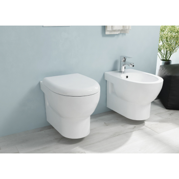 Sanitari Absolute sospesi senza brida cm. 35x50 con sedile softclose di Ceramica Azzurra