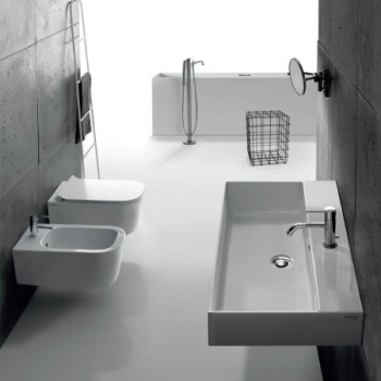 Sanitari Meg11 sospesi senza brida cm. 55x35 con sedile avvolgente softclose di Ceramica Galassia