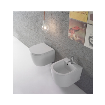 Sanitari Forty3 sospesi salvaspazio cm 43 con sedile softclose di Ceramica Globo