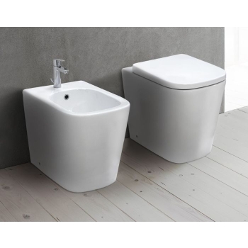 Sanitari Tratto filomuro 52x36,5 senza brida con copriwater avvolgente soft close